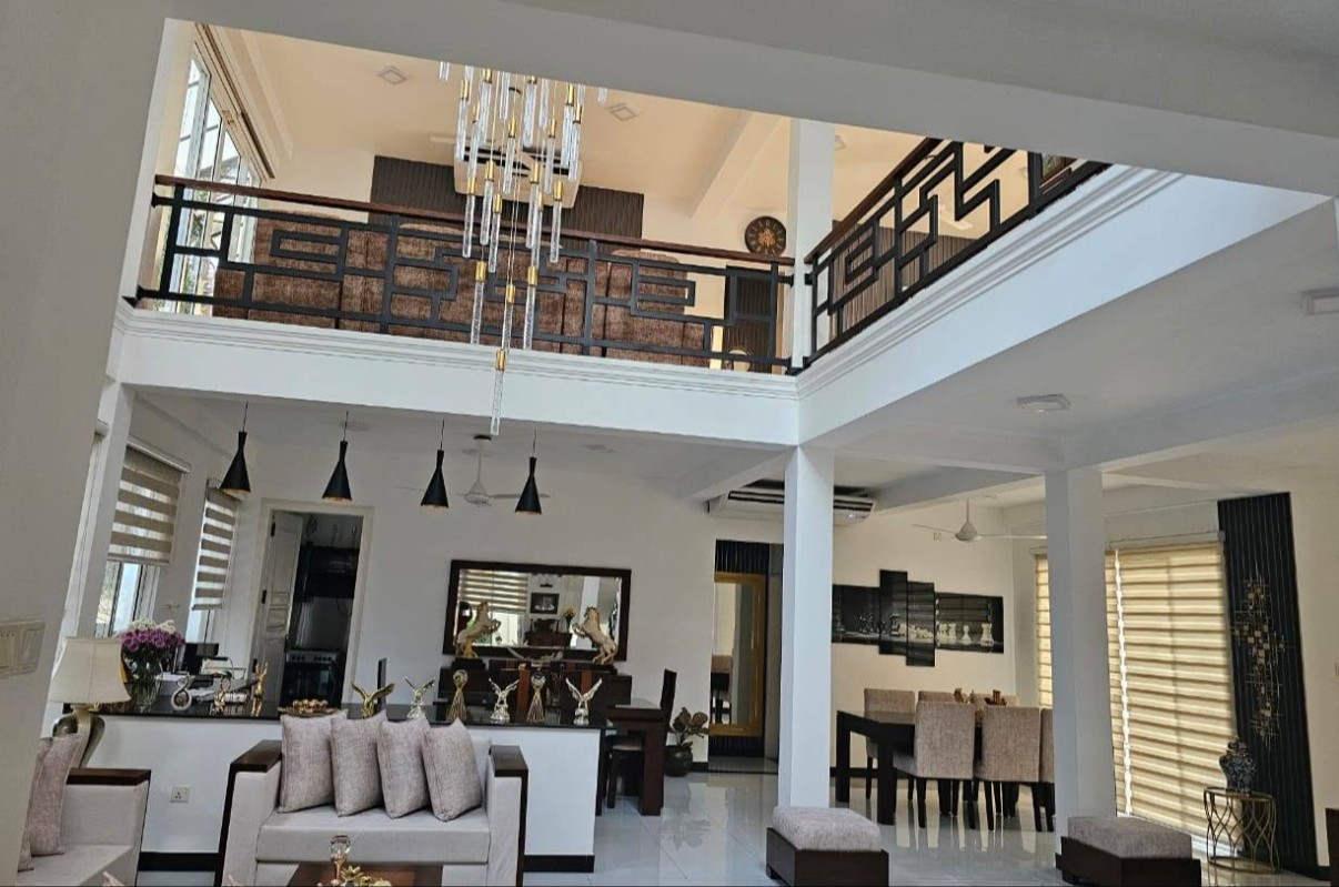 LUXURY MODERN 3-STOREY HOUSE FOR SALE