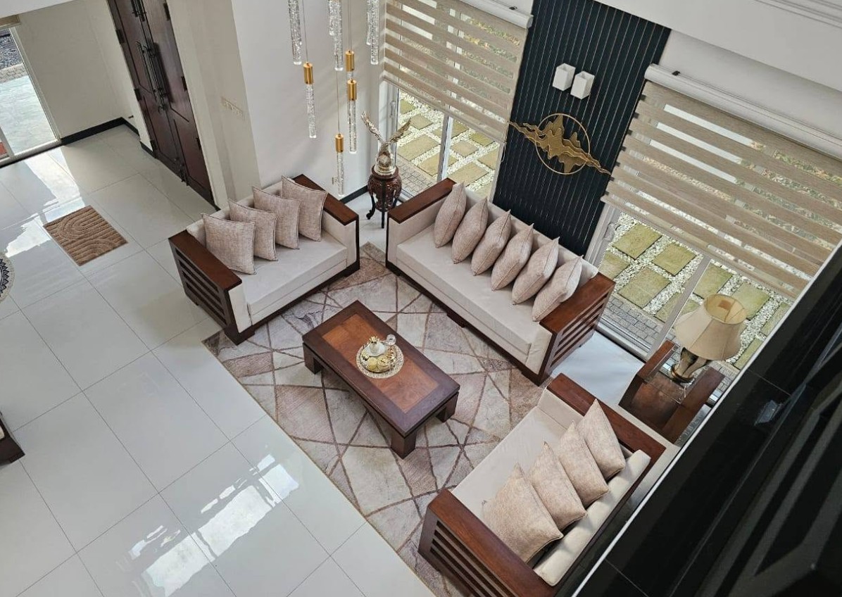 LUXURY MODERN 3-STOREY HOUSE FOR SALE