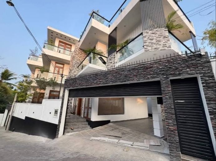 EXCLUSIVE LUXURY RESIDENCE FOR SALE